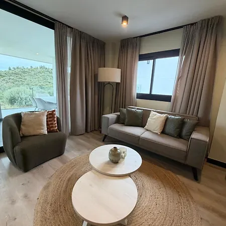 Mijas Met Zee En Zwembadzicht Fuengirola