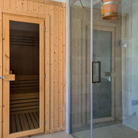 Mijas Met Zee En Zwembadzicht Fuengirola