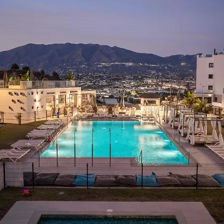 Mijas Met Zee En Zwembadzicht * Fuengirola