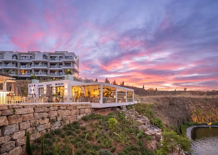 Mijas Met Zee En Zwembadzicht * フエンヒロラ